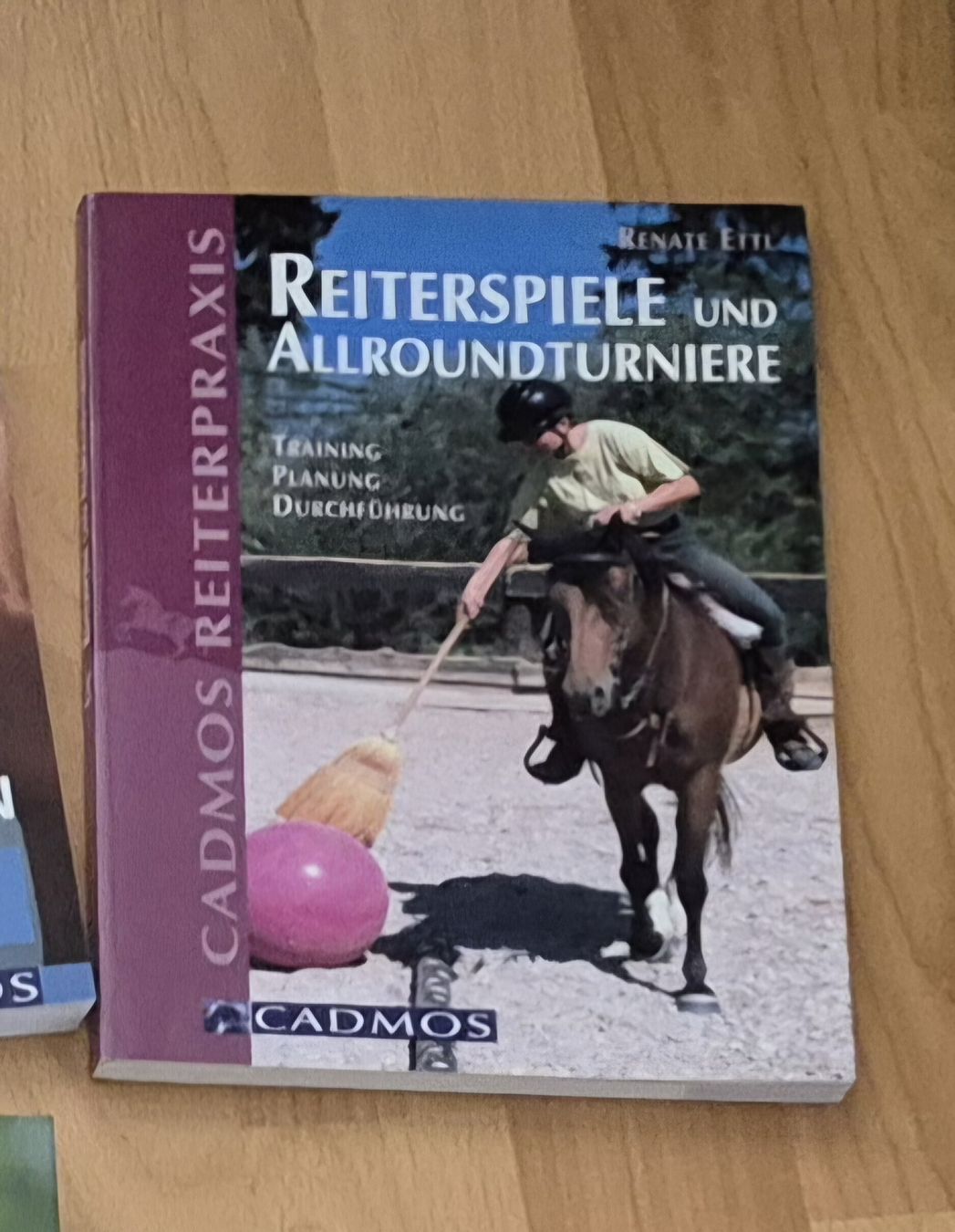 Libri: Cadmos Pferdefachbuch "Reiterspiele" – Usato da Meggen venduto da Orrinka20