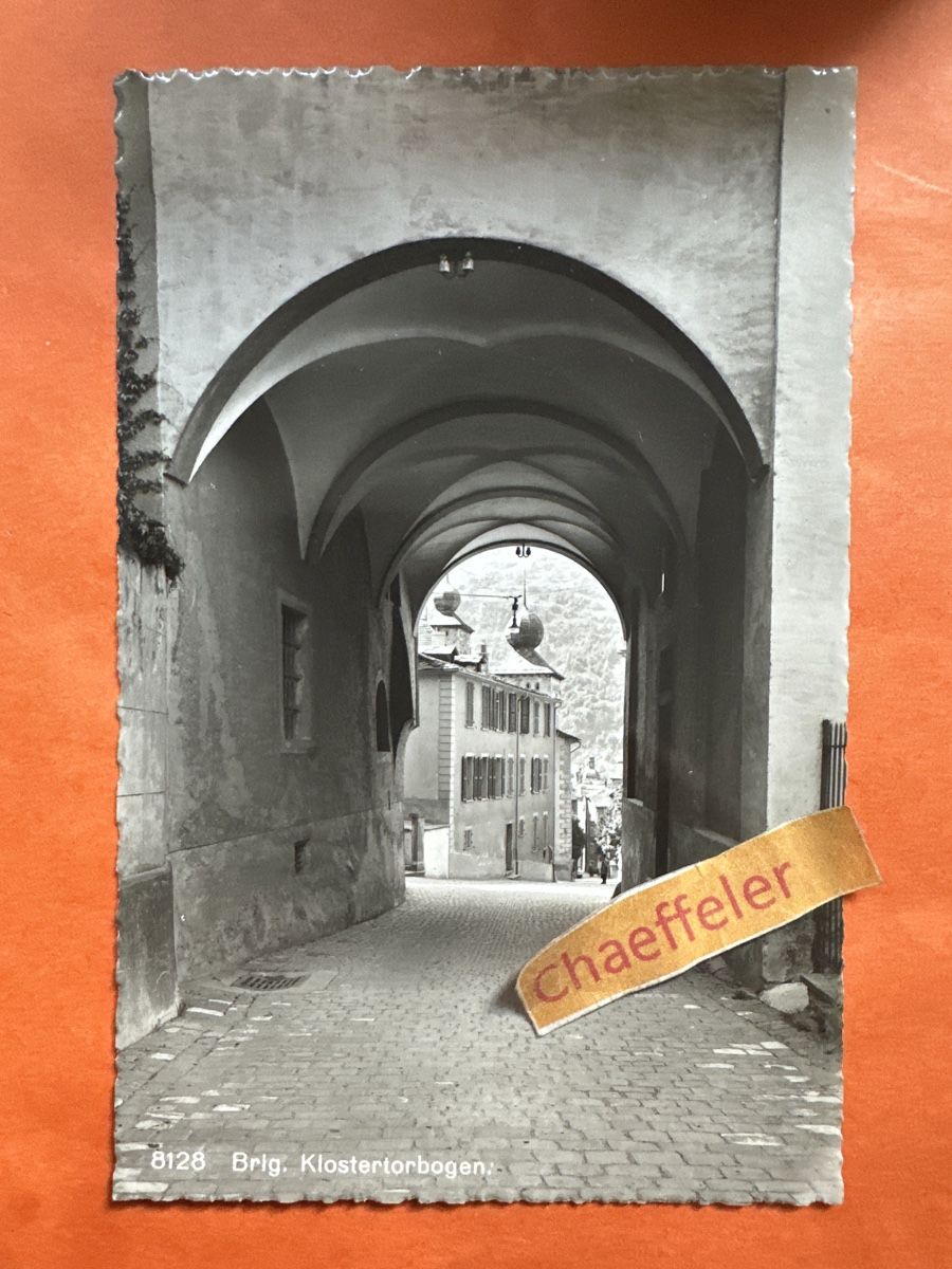 Cartes postales: 8128  Brig Klostertorbogen  – D'occasion à Zürich par Chaeffeler