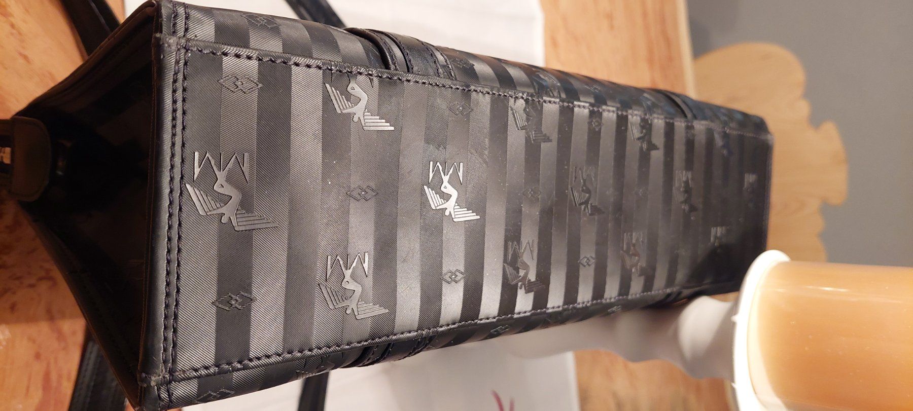 Sacs femmes: MAISON MOLLERUS SHOPPER BOSTON SCHWARZ GOLD – D'occasion à Davos-Platz par Davos.65 8