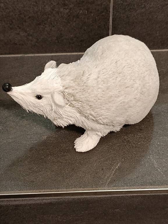 Statuette: Igel aus Styropor – Usato da Steinen venduto da Jules_Sch