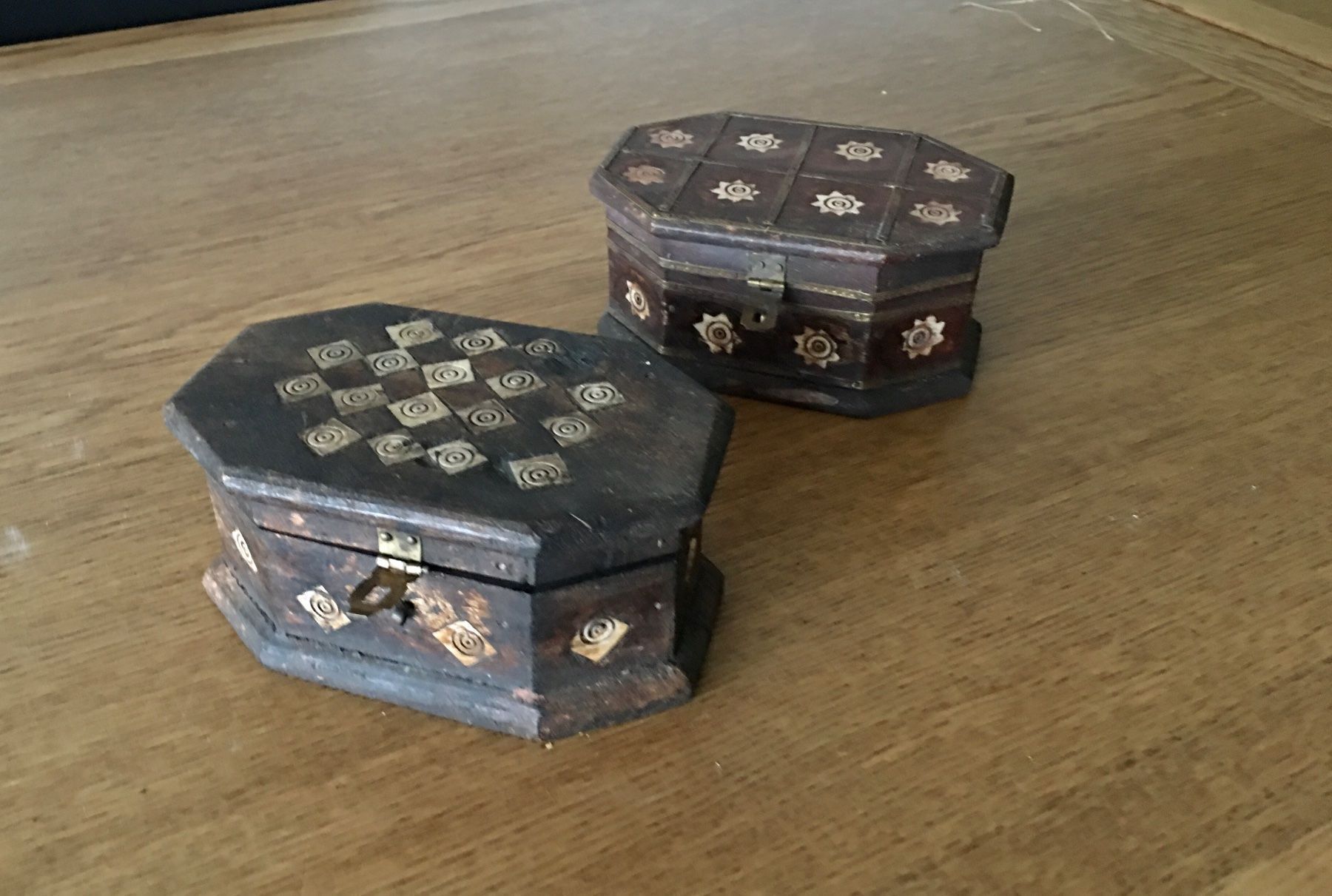 Articoli in legno: 2 antike indische Holzschatullen – Usato da Arlesheim venduto da ren_5d2b 3