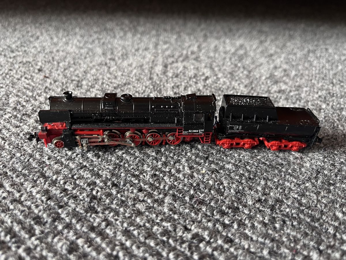 Trix Modelleisenbahnen: Minitrix DB Schlepptenderlokomotive BR 52 schwarz – Gebraucht aus Winterthur von asm_s67d