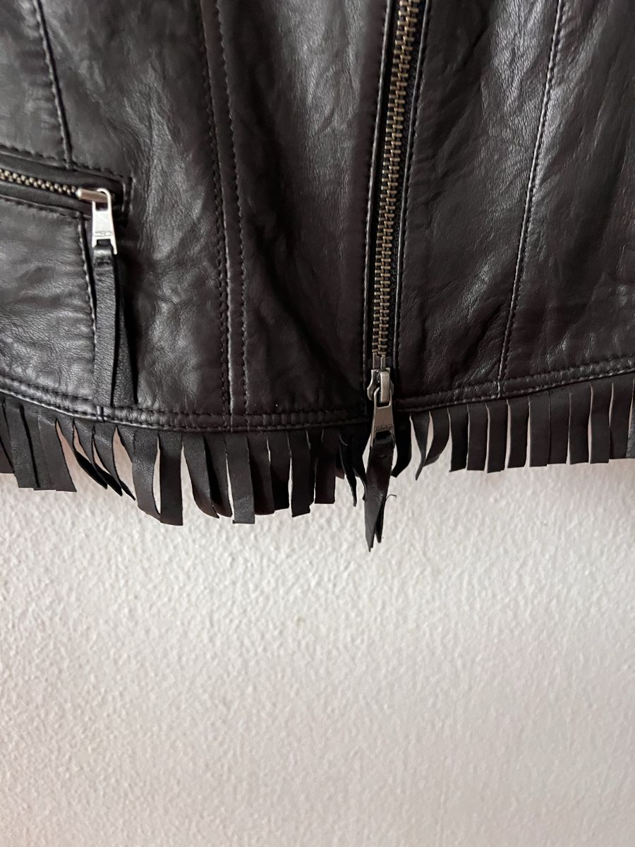 Marc Cain Giacche: Kurze Lederjacke Marc Cain, Gr. 4, schwarz mit Fransen – Usato da Solothurn venduto da Brini06 1