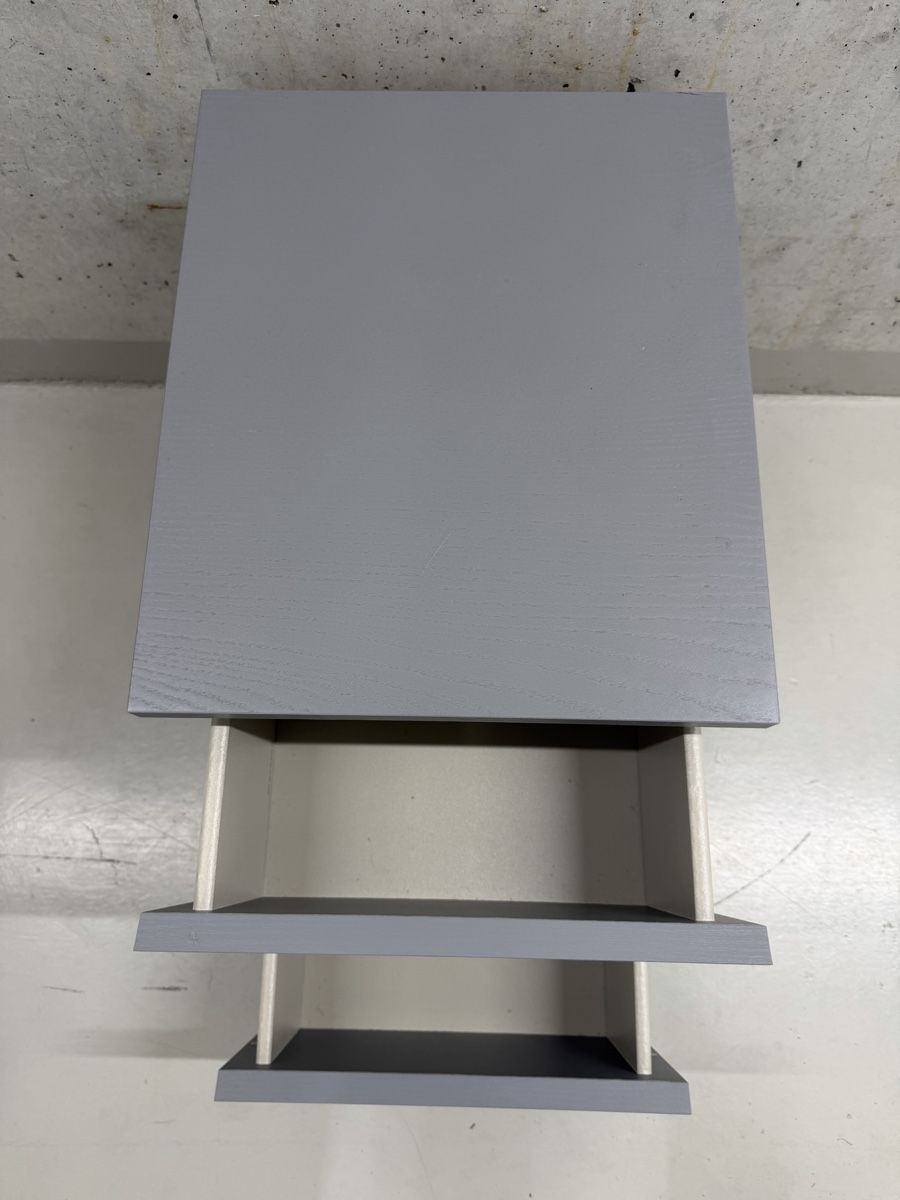 Comodini: IKEA Malm Kommode mit 2 Schubladen, grau – Usato da Zürich venduto da con_mts2 2