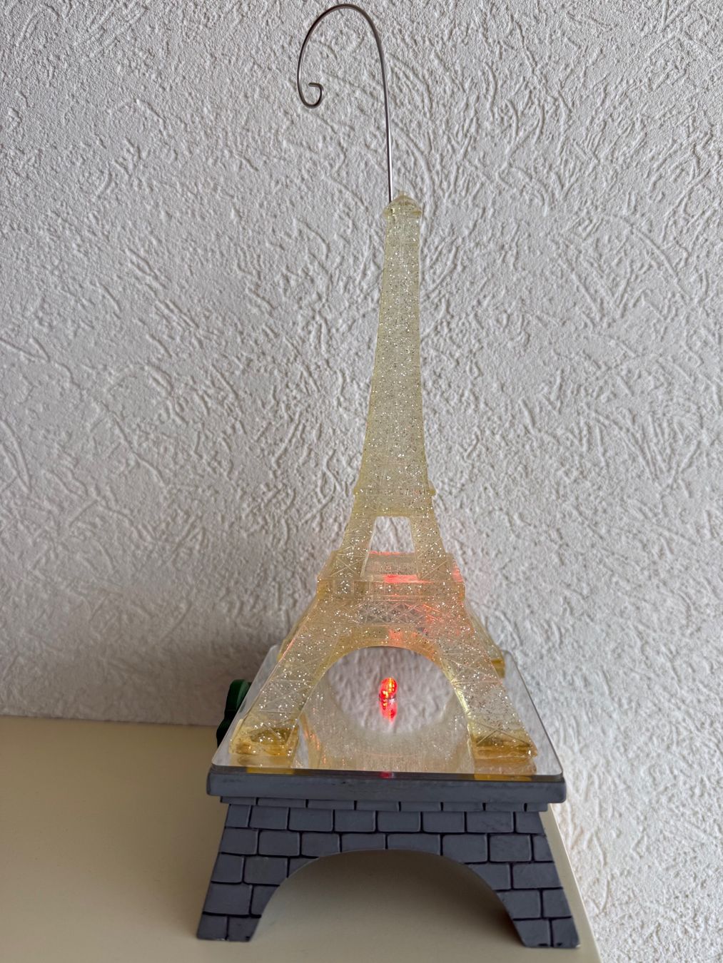 Disney Statuette: Tour Eiffel lumineuse Disneyland – Usato da St-Gingolph venduto da GoldenKeys 4