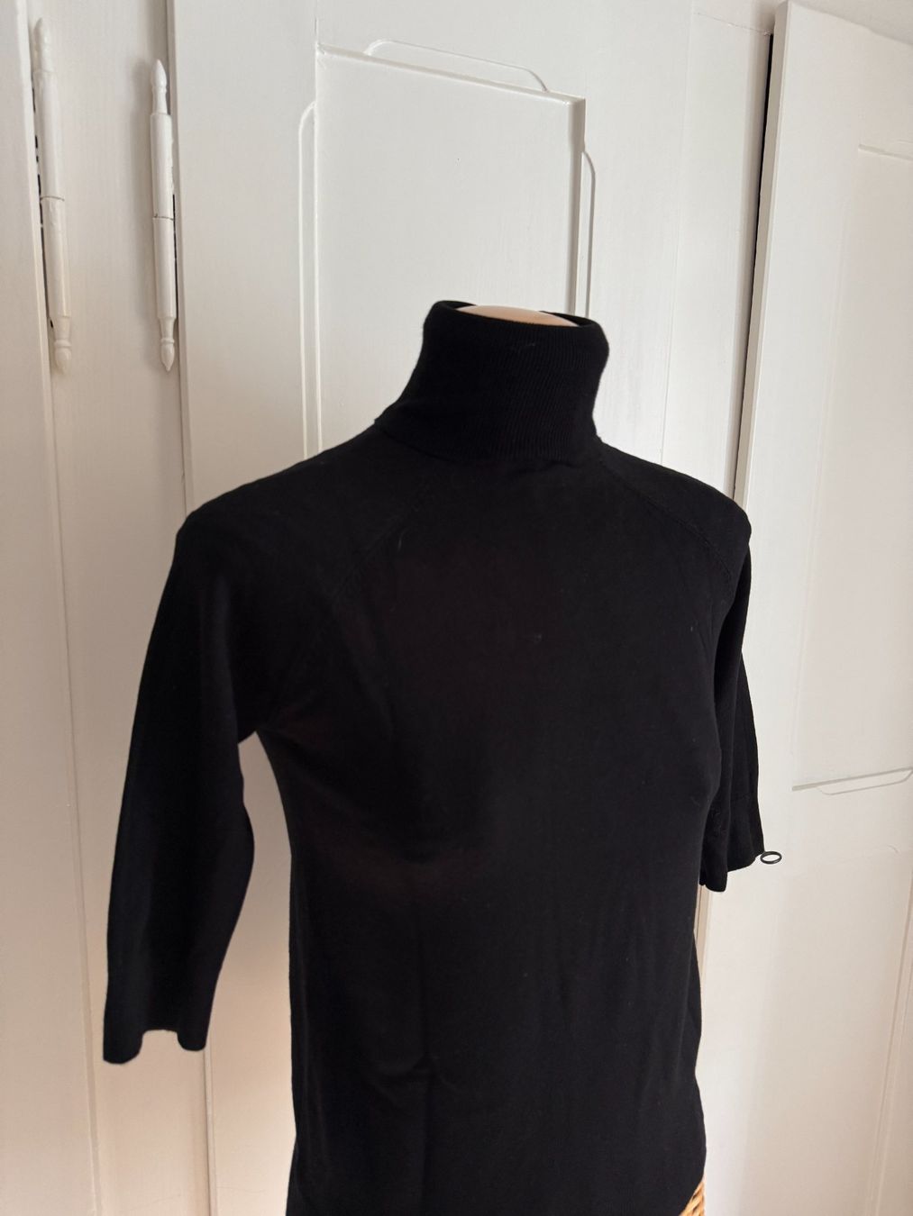 Zara Pullover & Sweatshirts: ZARA - Feinstrick Rollkragenshirt schwarz S – Gebraucht aus Zürich von Diazaio 1