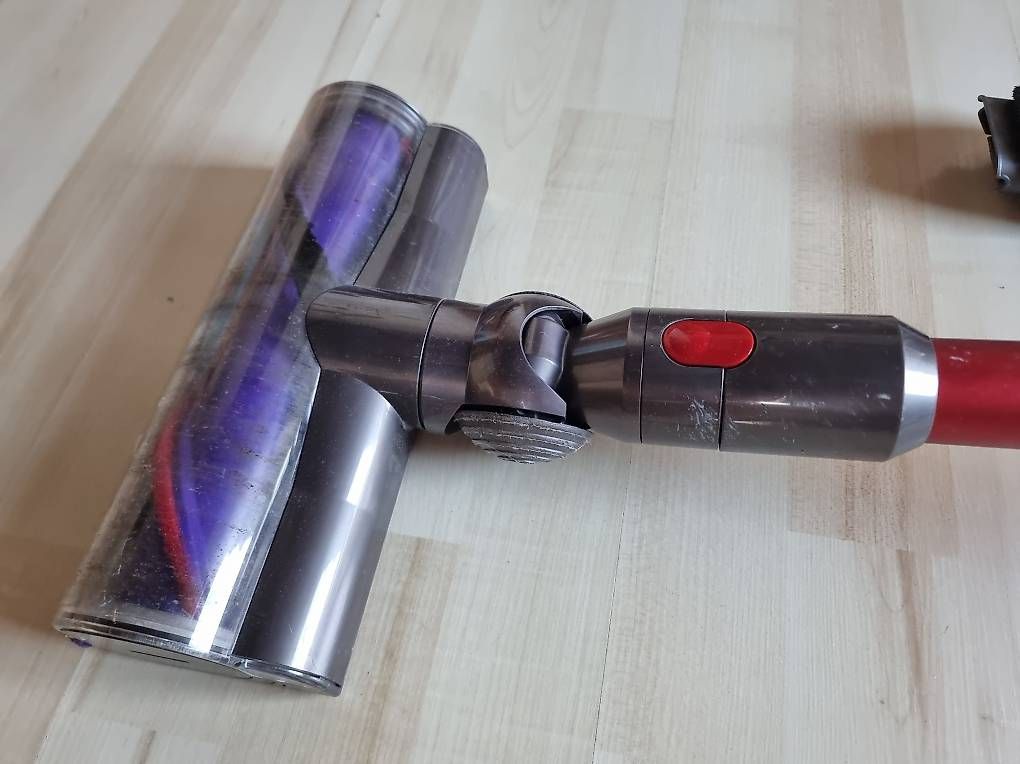 Dyson Aspirapolveri & Accessori: Dyson Cyclone V10 Motorhead Staubsauger – Usato da Männedorf venduto da kiscuki 2
