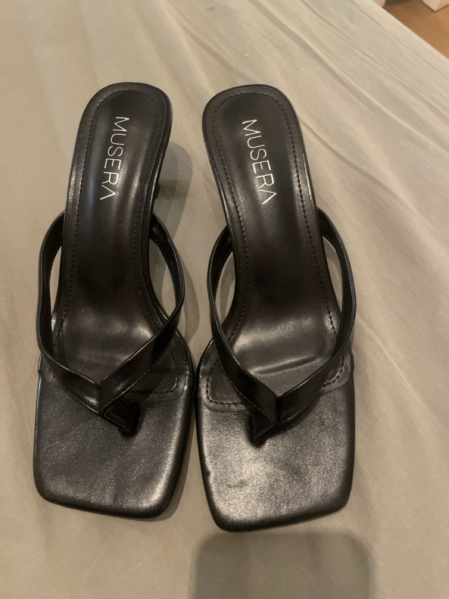 Scarpe da donna: Wunderschön Kittenheels ungebraucht Größe 38 – Nuovo e nell'imballaggio originale da Luzern venduto da nor_9bhz