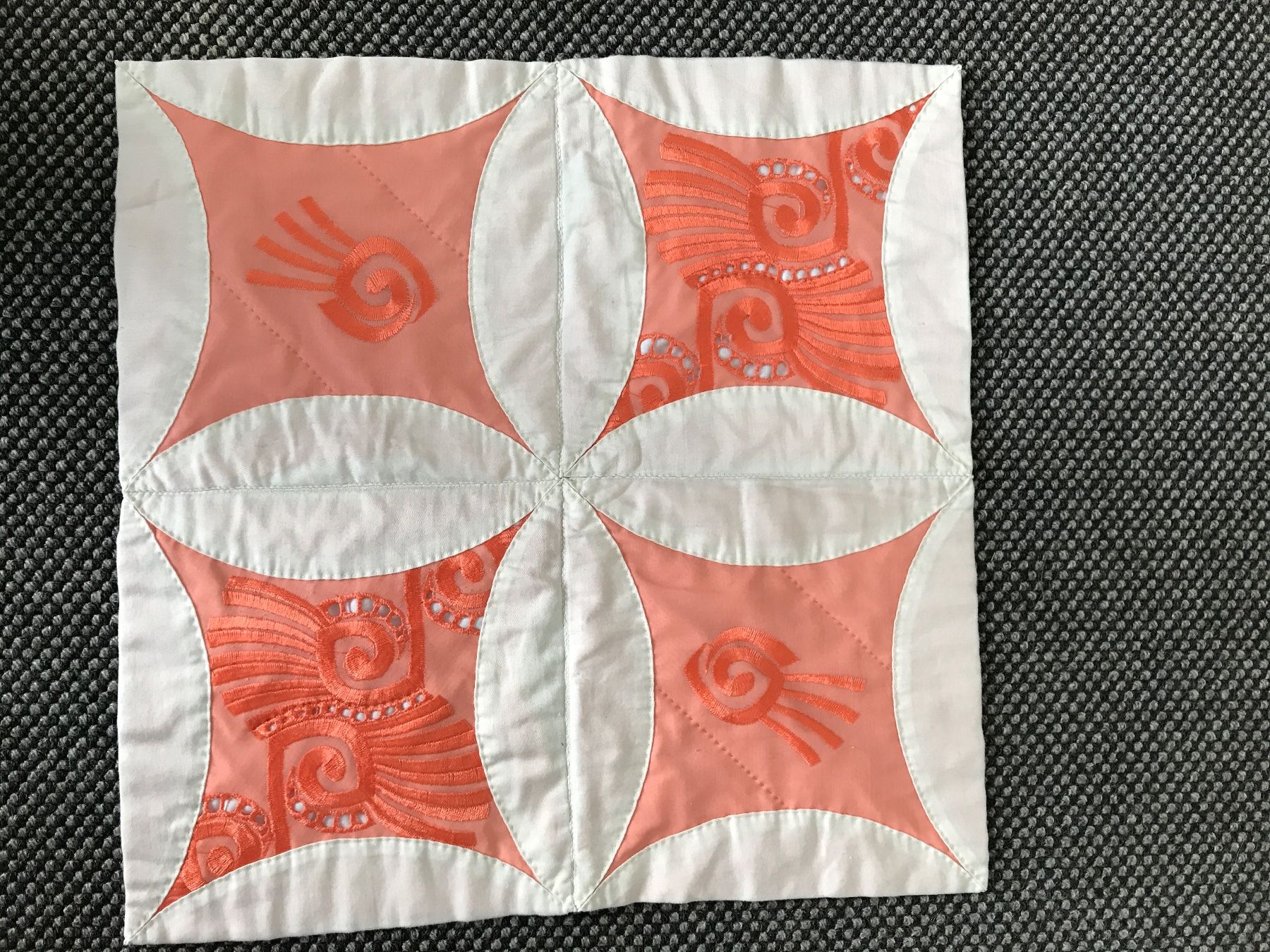 Tissus: Patchwork -Quilt orange/beige – Neuf (Voir description) à Abtwil SG par mutts1