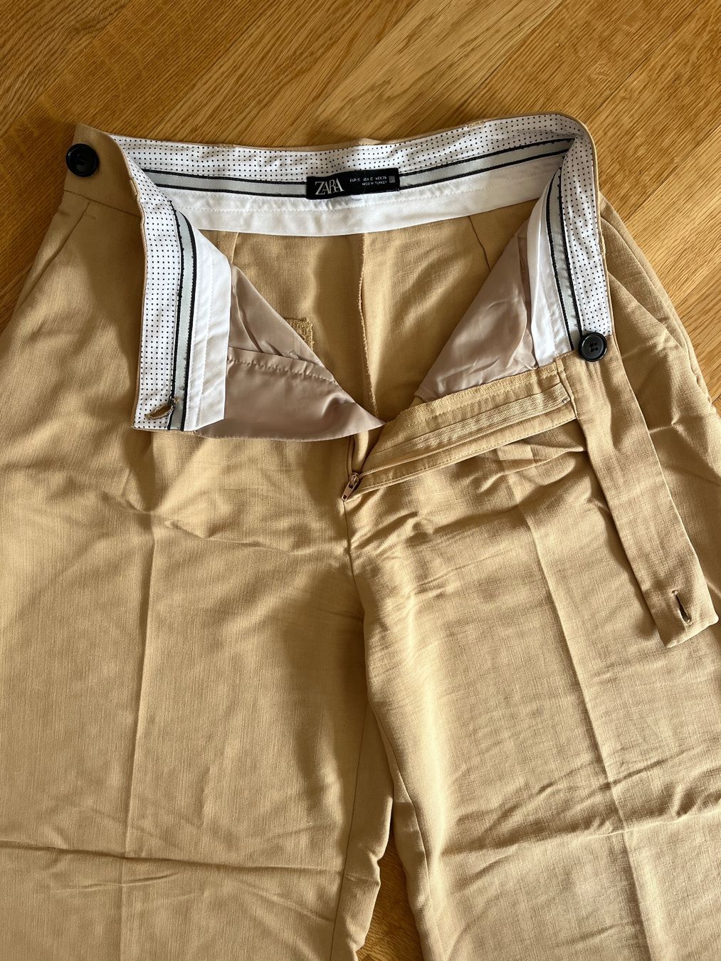 Zara Pantaloni: Zara Damenhose Beige Grösse S – Usato da Zürich venduto da bretxo 4