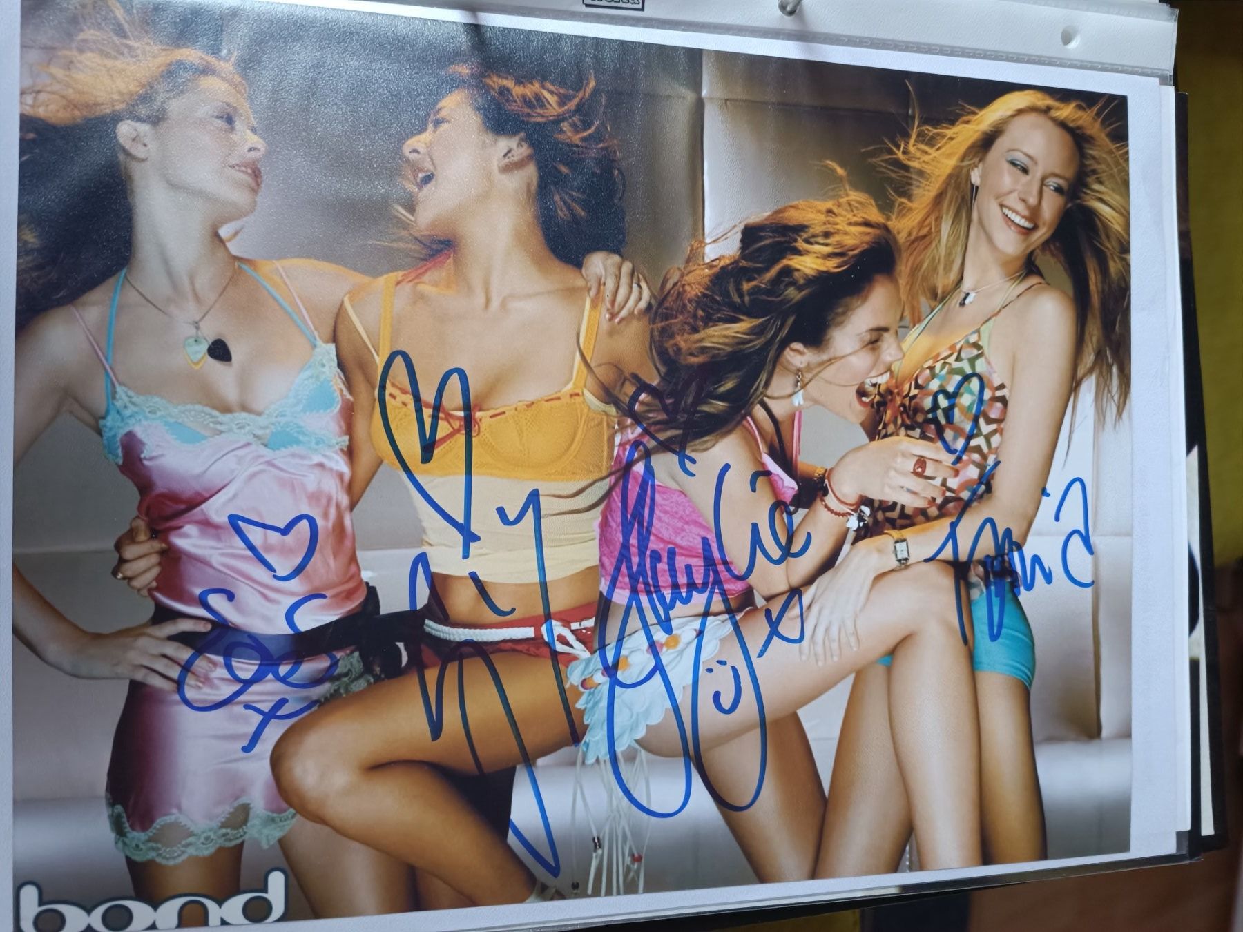 Autogramme: Bond - 20x30cm - persönlich gesammelt – Gebraucht aus Menziken von Artographs
