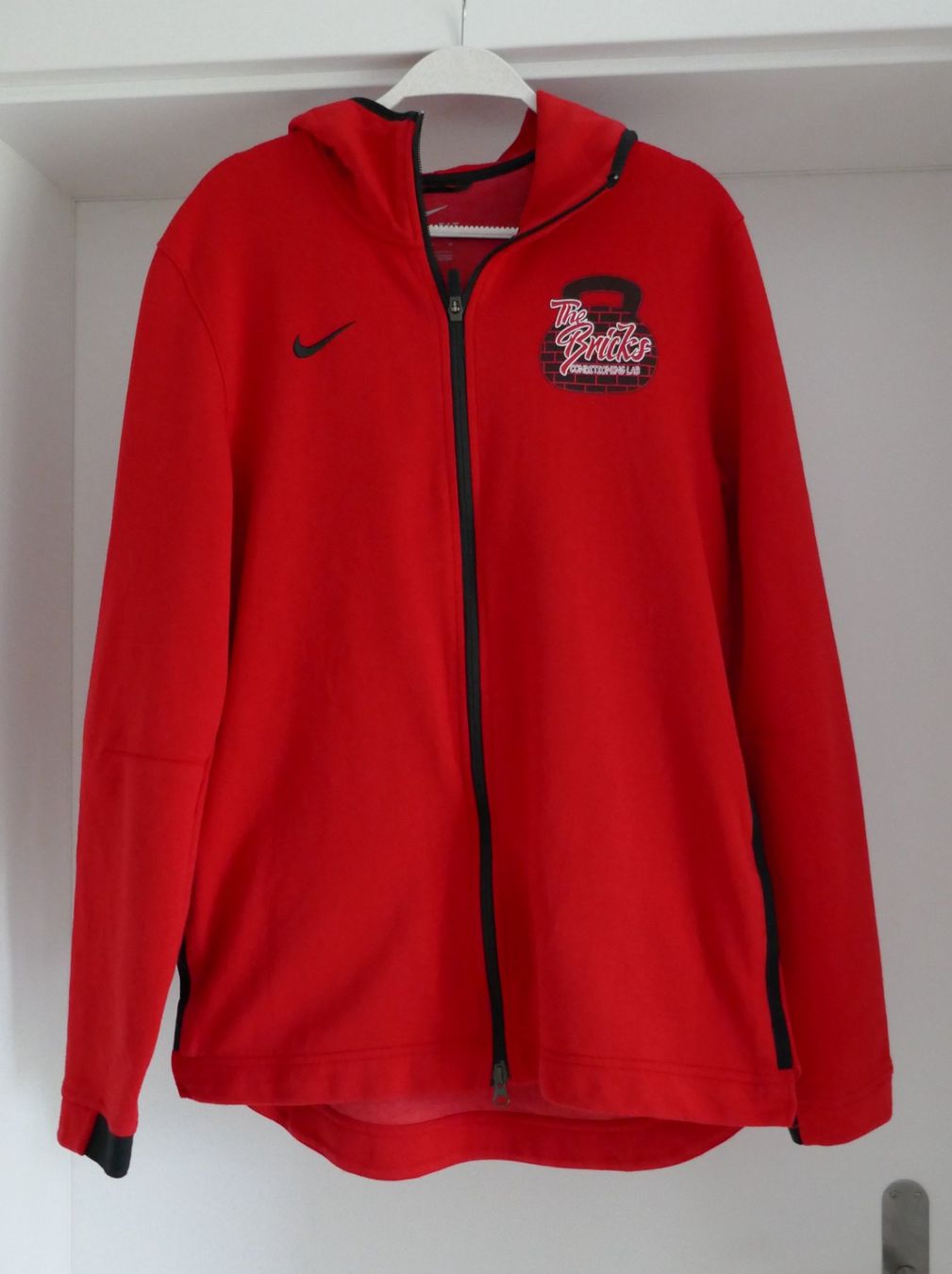 Nike Giacche: Nike Jacke / Sportjacke Gr. M, rot – Usato da Port venduto da uzuku