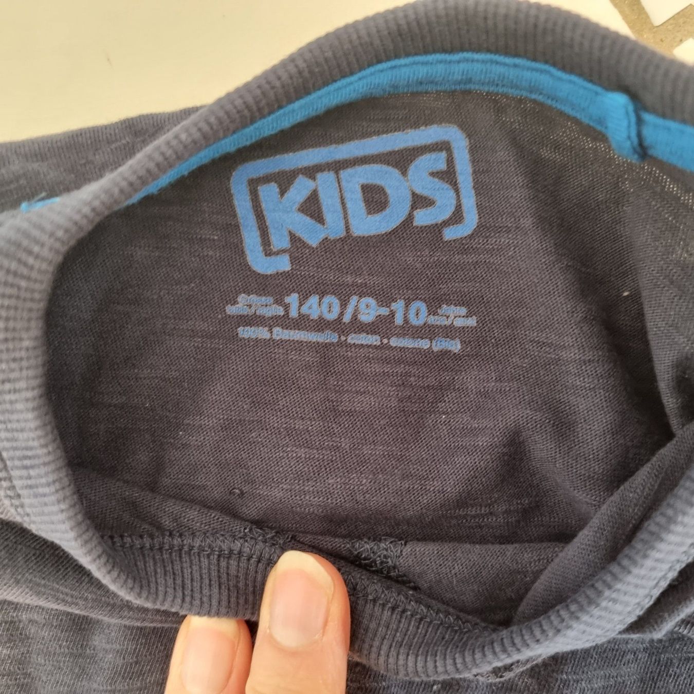Maglioni & Felpe: Lässiger dunkelblauer Pulli von Migros Gr. 140 – Usato da Arth venduto da Africa44 2