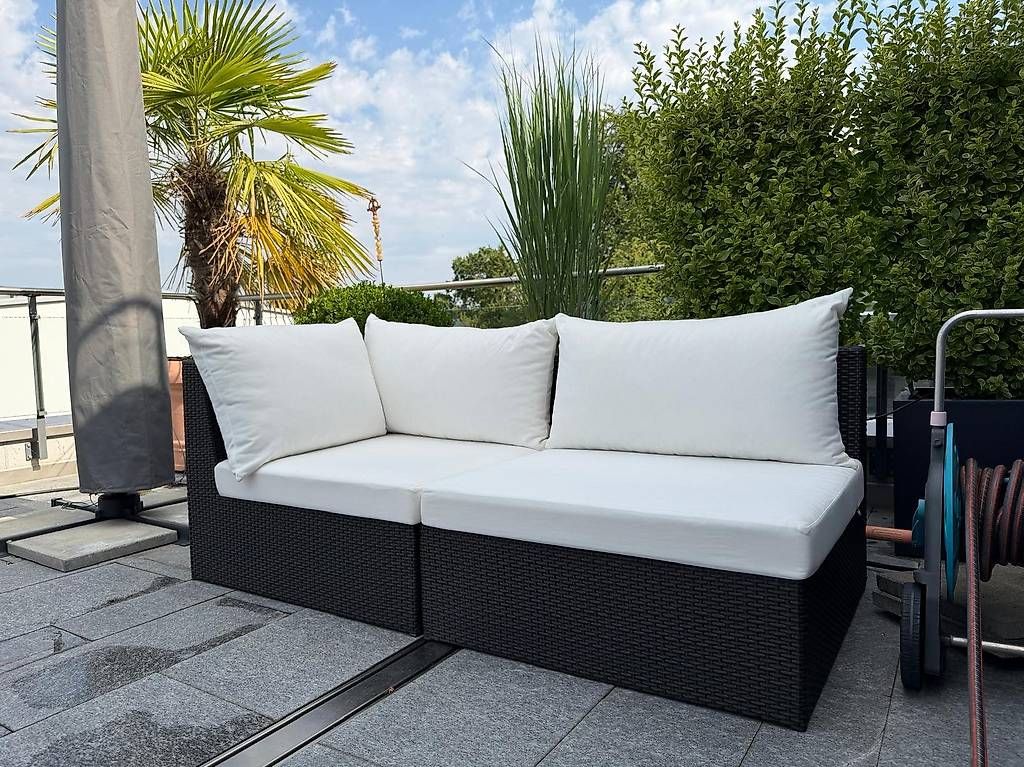 Chaises longues: Neuwertige Gartenlounge aus Polyrattan – D'occasion à Baar par peloma