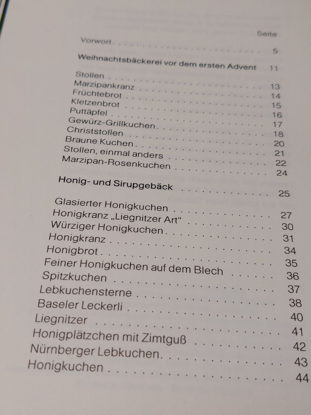 Teglie da forno: 15 Ausstechforme &1 Guetzli Buch – Usato da Zetzwil venduto da sti_x9xf 5