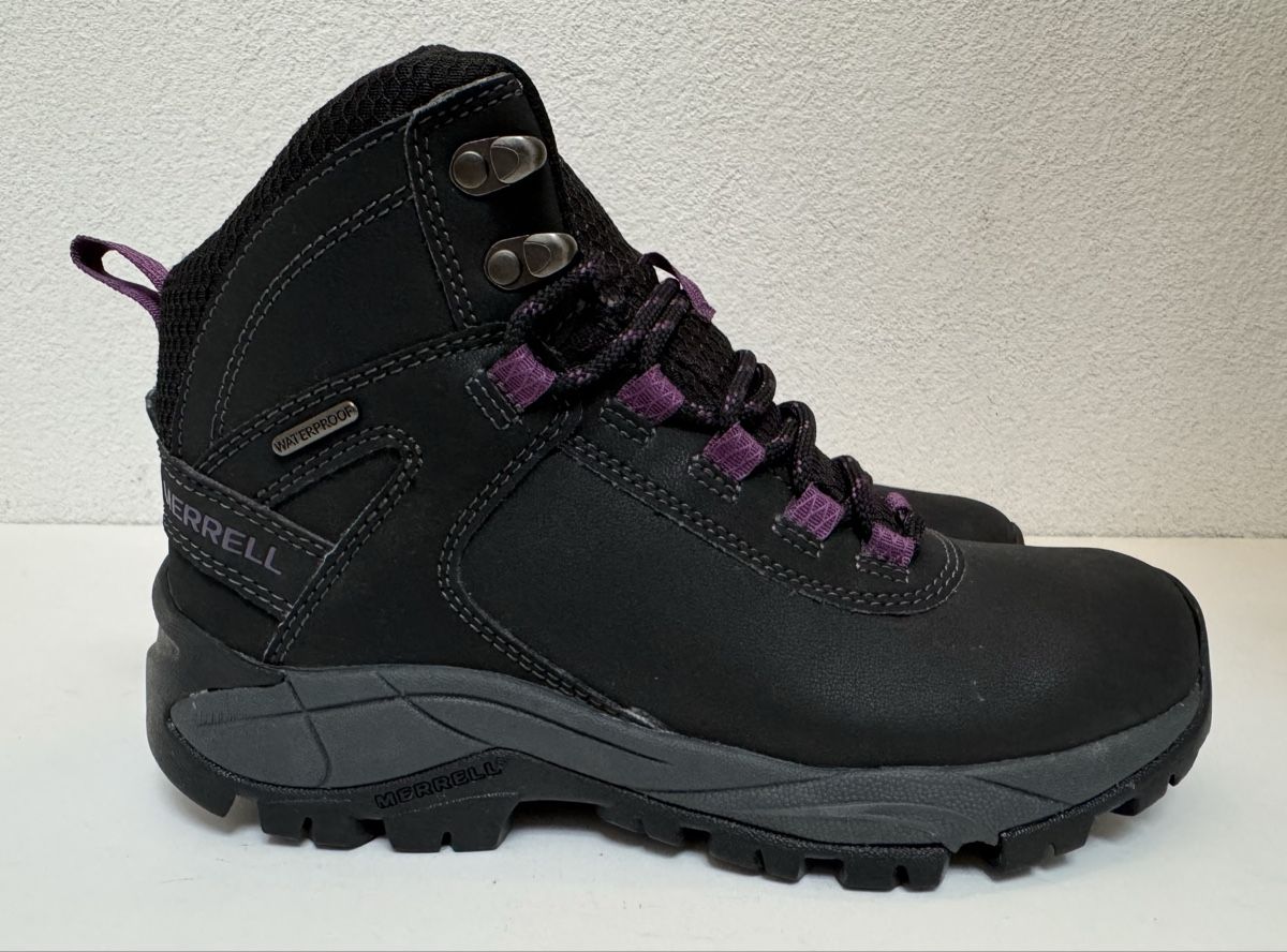 Merrell Scarpe da donna: Merrell Wanderschuhe Gr.36 waterproof  Neu! – Nuovo e nell'imballaggio originale da Kerzers venduto da oiram56