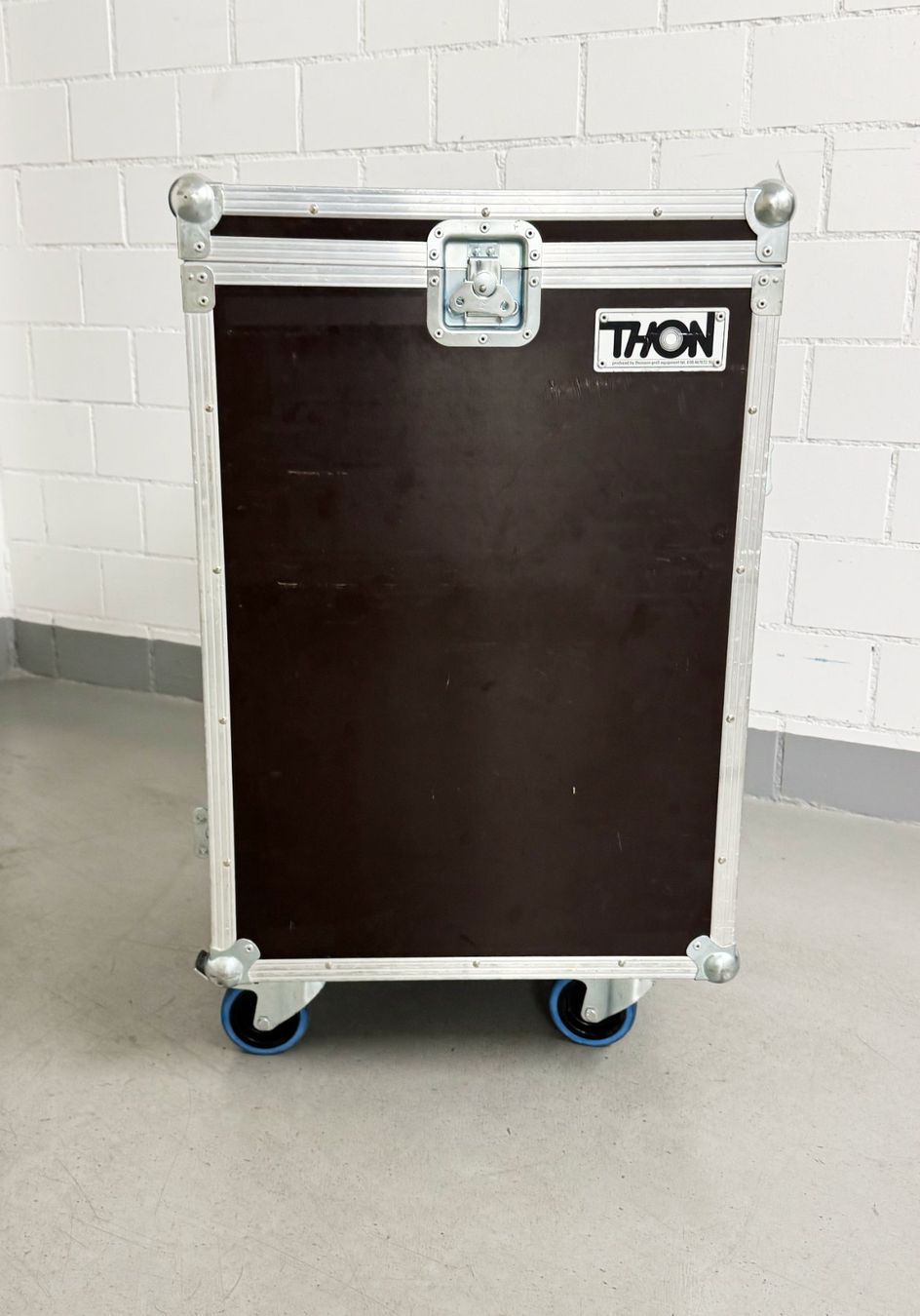 Autres accessoires: Thon L-Rack 15HE 45 mit Rollen – D'occasion à Zürich par