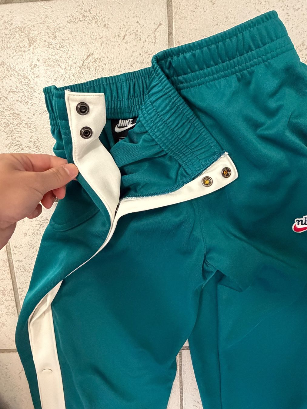 Nike Pantaloni: Nike Track Pants, Gr. M, Top Zustand – Usato da Zürich venduto da fresh0001 1
