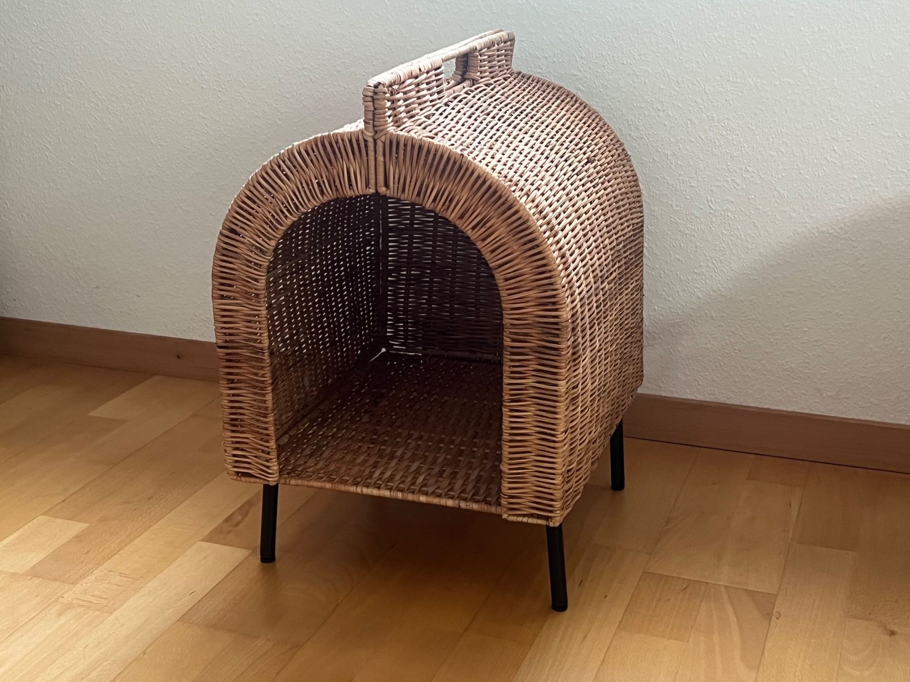 Ikea Niches, paniers: UTSÅDD Katzenhaus, Rattan – D'occasion à Zürich par flow_8004