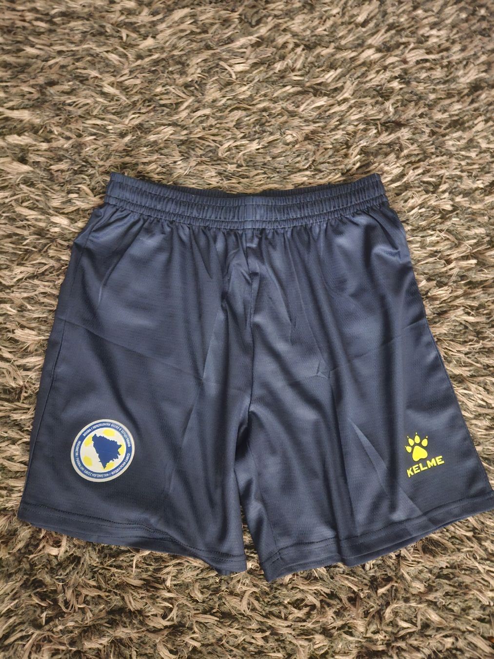 Canottiere & Pantaloni: Kelme Bosnien Gr.M – Nuovo (secondo la descrizione) da Emmenbrücke venduto da TopGato