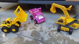 3 Sandspielzeuge: Bagger, Radlader und Kipplaster