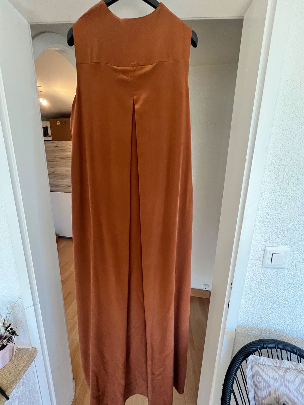 Max Mara Kleider: Max Mara Studio robe longue taille 40 Brun 100% soie – Gebraucht aus Vufflens-la-Ville von lor_m7td 1