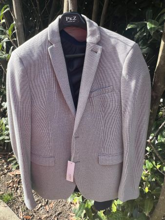 „Elegantes Sakko – zeitloser Stil, perfekt für Business