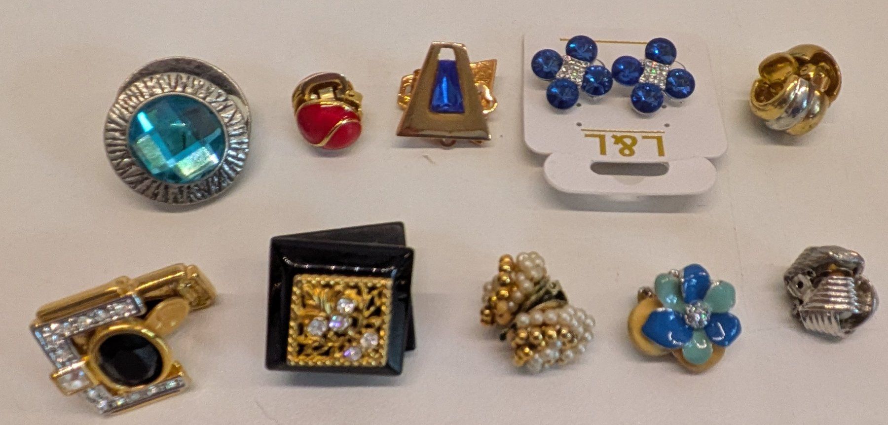 Ohrringe & -stecker: 40 paar Ohrclips Modeschmuck – Gebraucht aus Ligornetto von Ligornetto 2