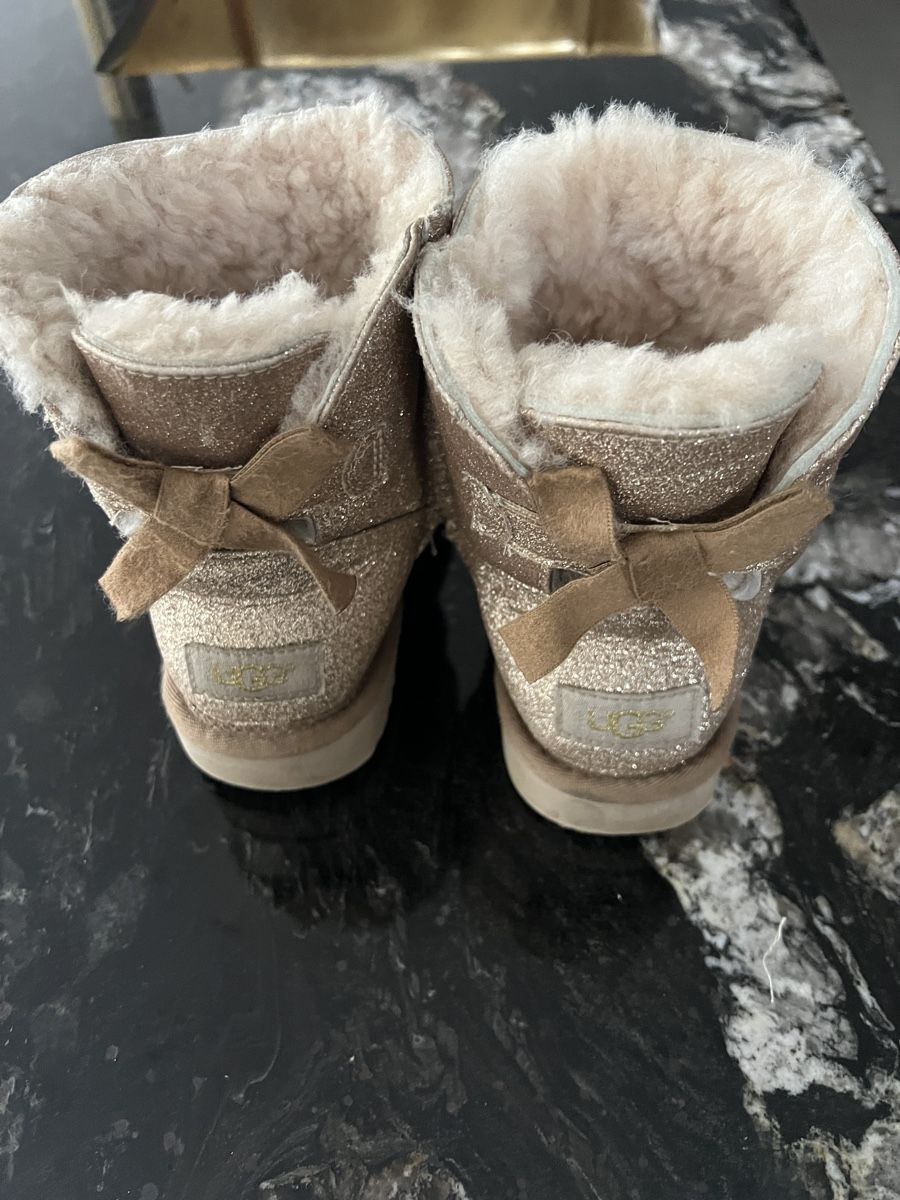 Ugg Scarpe per ragazze: UGG Schuhe Grösse 36 – Usato da Hettenschwil venduto da Lilifee12 2