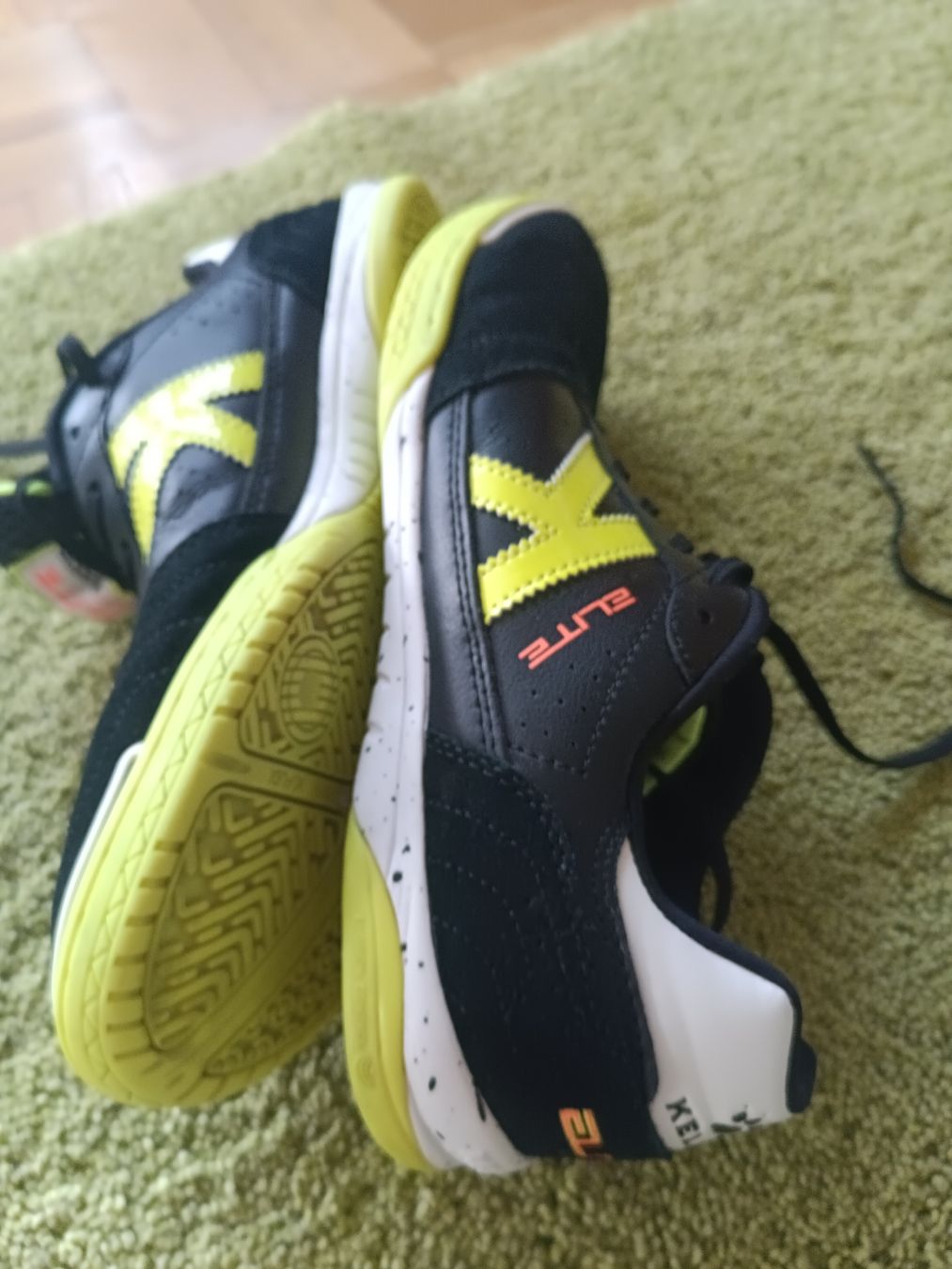 Scarpe da uomo: Lederturnschuhe Gr. 42 – Usato da Grenchen venduto da evg_fg7z 5