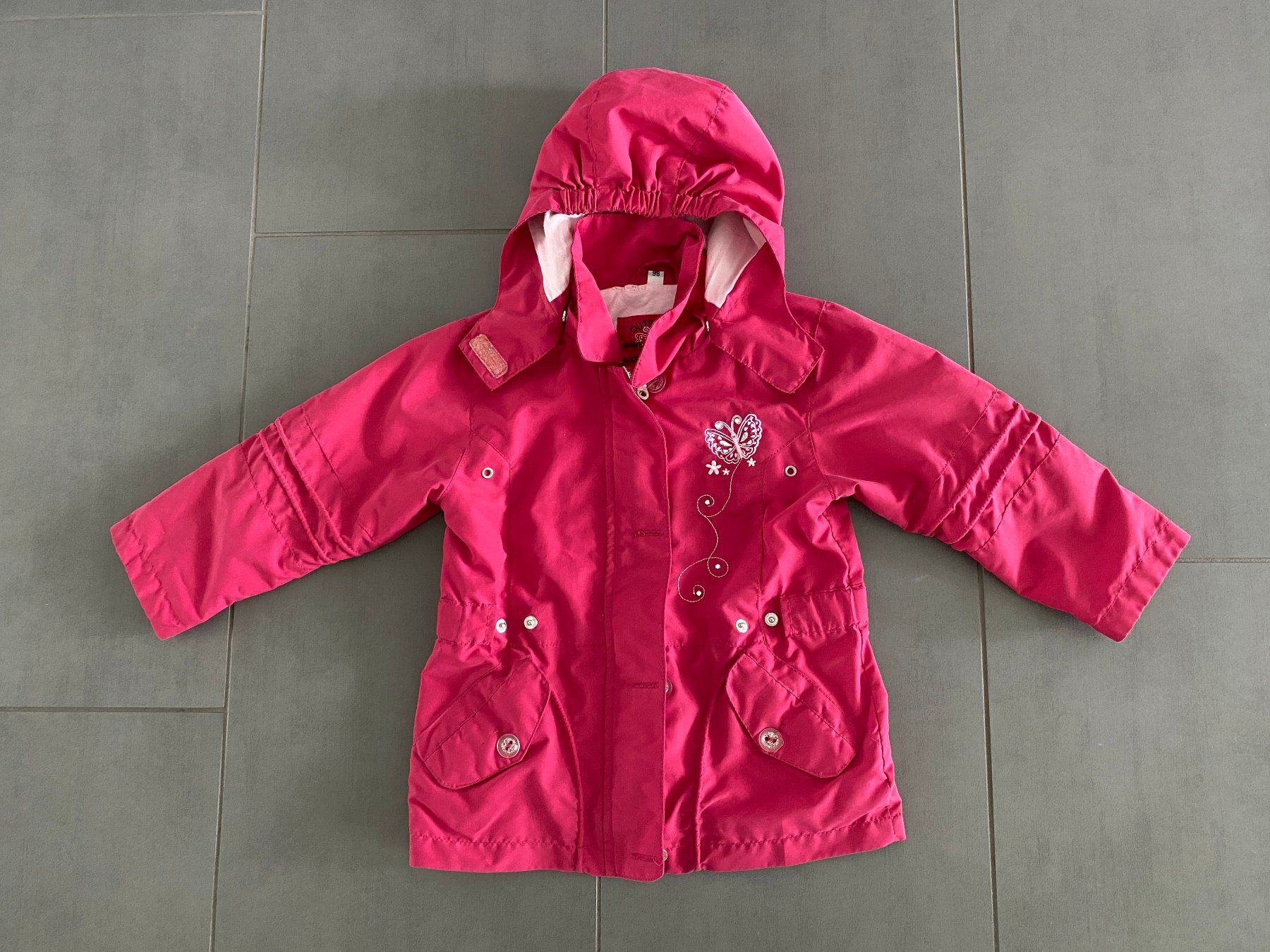 Giacche & Cappotti: Übergangsjacke / Windjacke von Outburst Gr. 98 – Usato da Oberglatt ZH venduto da COiNCiDENT 1