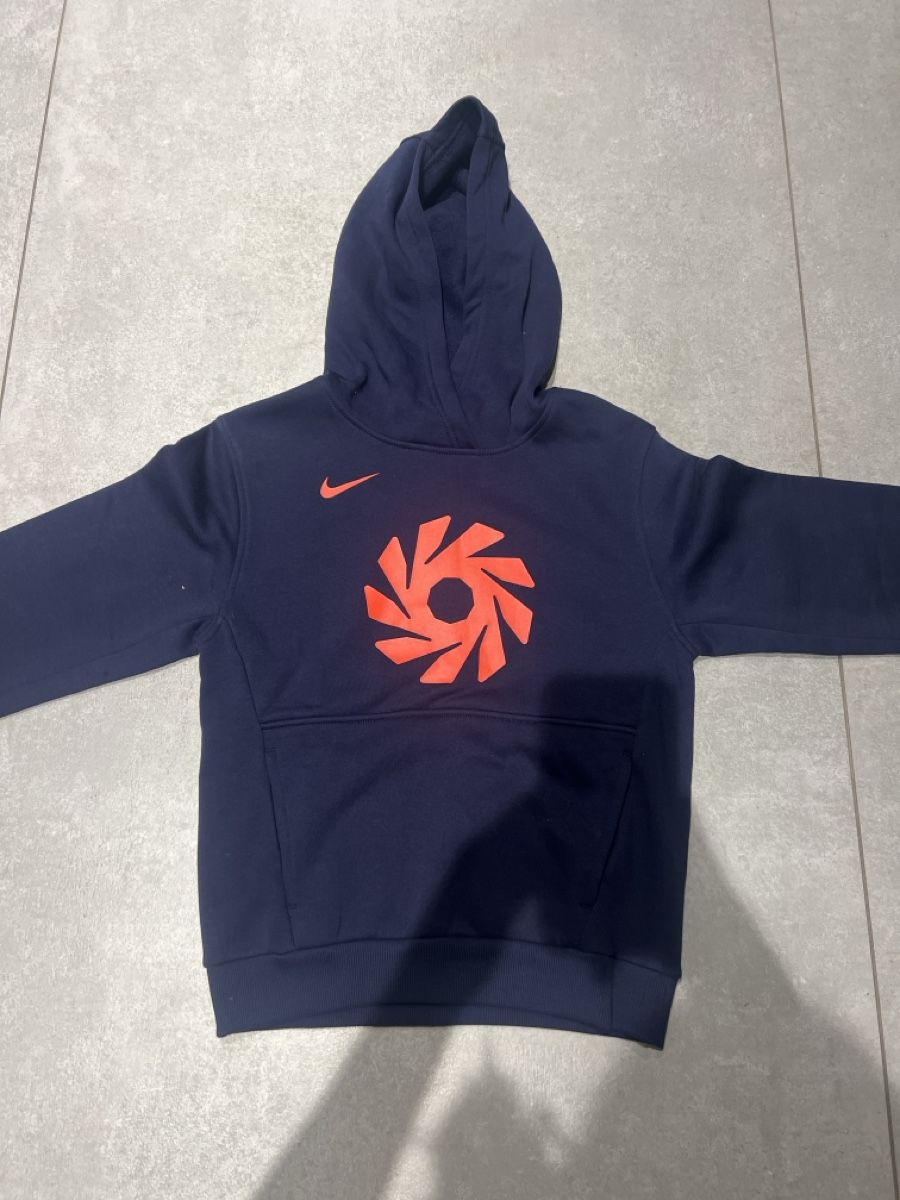 Nike Pullover & Sweatshirts: Nike Kapuzenpullover  – Gebraucht aus Bottmingen von ale3829