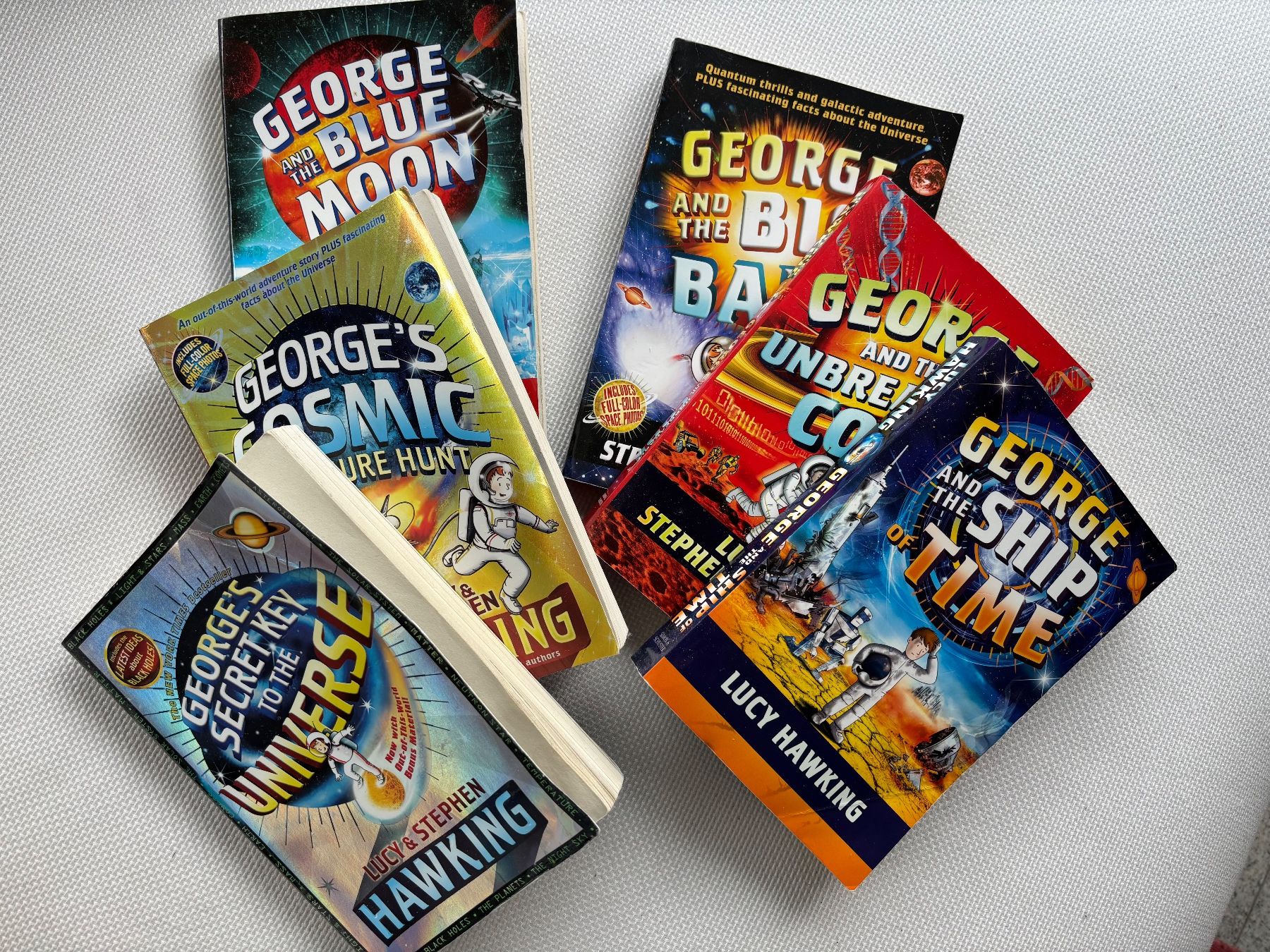 Libri: Stephen & Lucy Hawking: George Romane, 6 Bände Box – Usato da Wilen b. Wollerau venduto da sim_m7fg 3