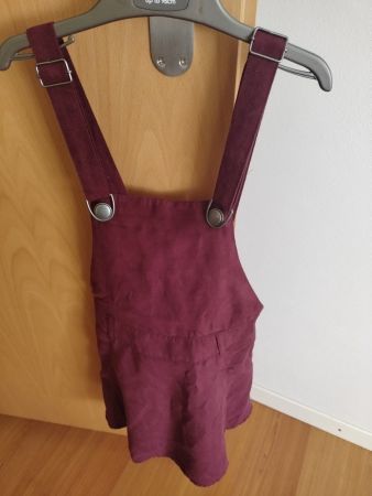 NEUES Bordeauxrotes Latzkleid von Benetton, Gr.130, 7-8Jahre