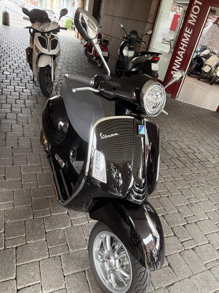 Vespa Scooter: Vespa GTS 300 – Nuovo (secondo la descrizione) da Luzern venduto da TheDoctor05 6