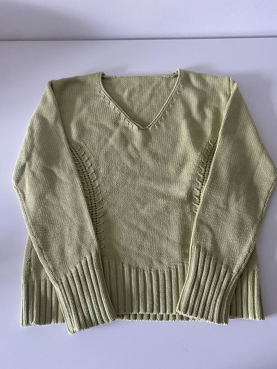 Maglioni & Felpe: Wunderschöner, hellgrüner Strickpullover mit V-Ausschnitt – Usato da lommis venduto da inf_thv8