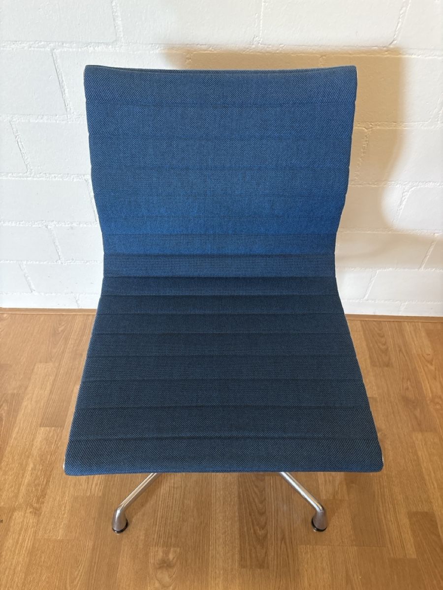Vitra Chaises: Vitra Eames Alu Chair – D'occasion à Basel par magnummarine 1