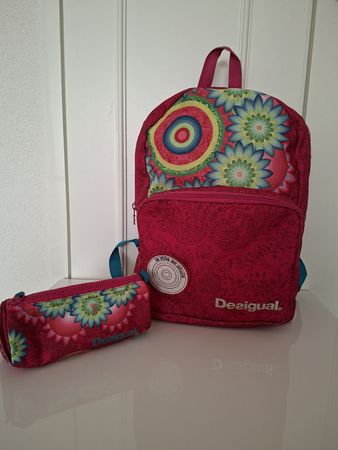 Sac à dos Desigual + trousse assortie
