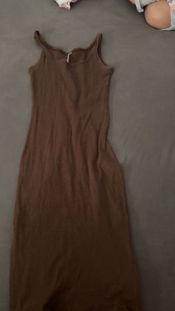 Braunes Sommerkleid Grösse S im Top Zustand, Schlitz Details