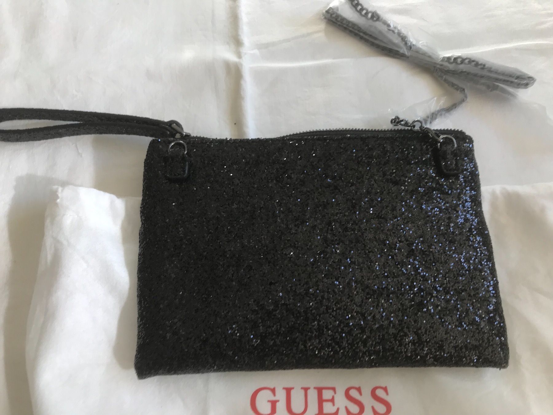 Guess Borse da donna: GUESS Handtasche (Neu) – Nuovo (secondo la descrizione) da Zürich venduto da pie_9tng 1