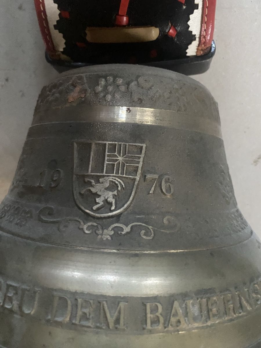 Campanacci mucche: Schöne Schelle Glocke – Usato da Menzingen venduto da Edelmuni7 5