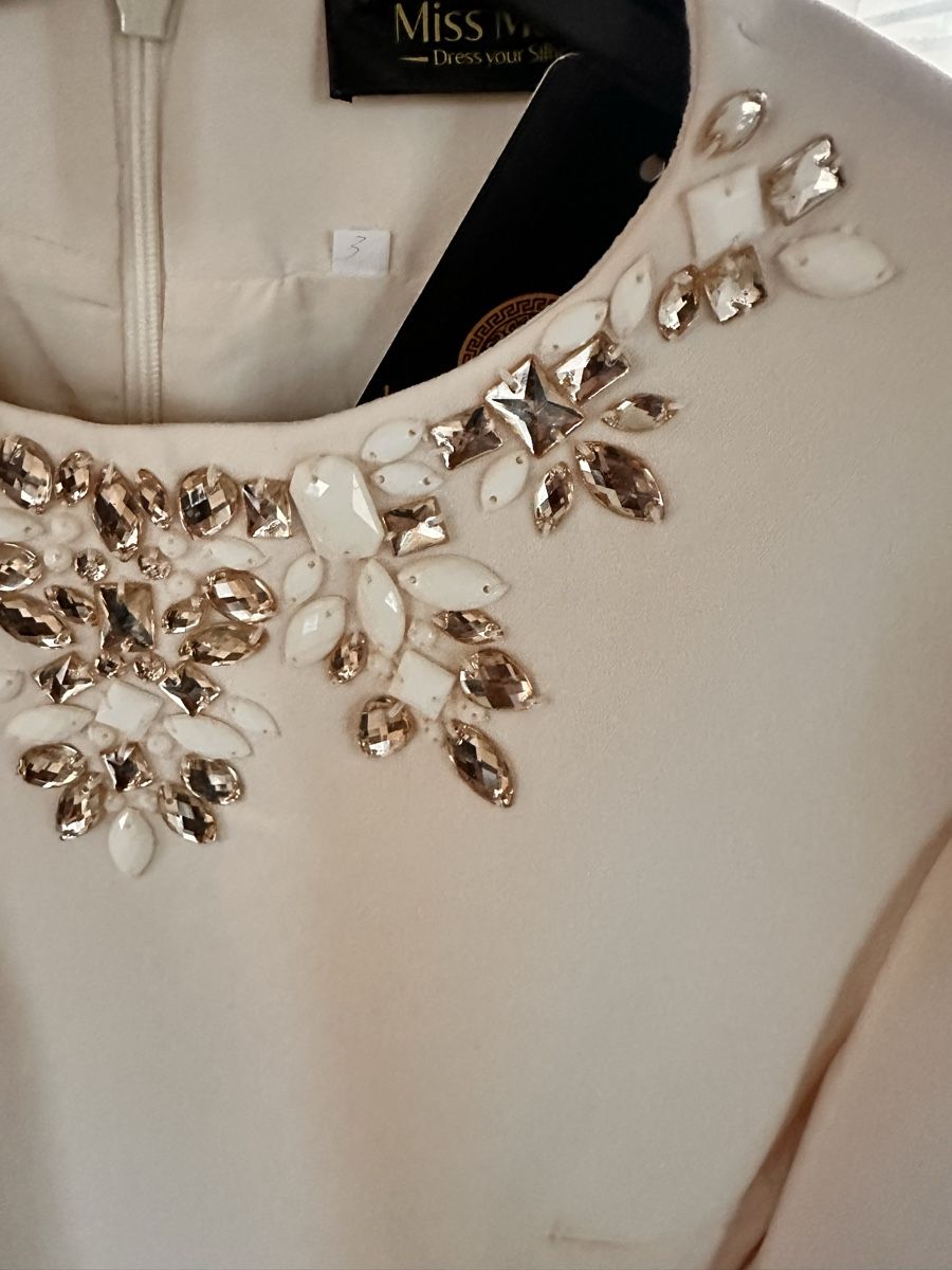 Vestiti: Creamy dress – Nuovo e nell'imballaggio originale da Zürich venduto da fed_vh9n 8