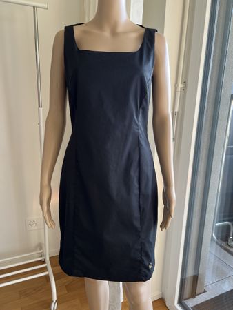 Armani schwarzes Kleid Gr 36-38