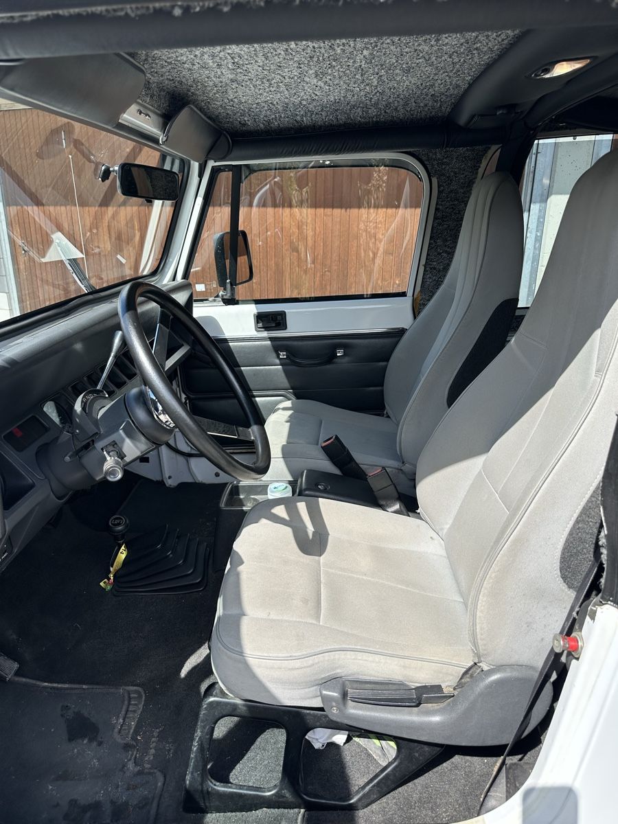 Jeep Automobili: Jeep Wrangler 4.0 – Usato da Lenk im Simmental venduto da Case370 1