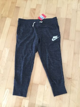Nike Sport 3/4 Hose, Women, Gr. M = 38/40, neu