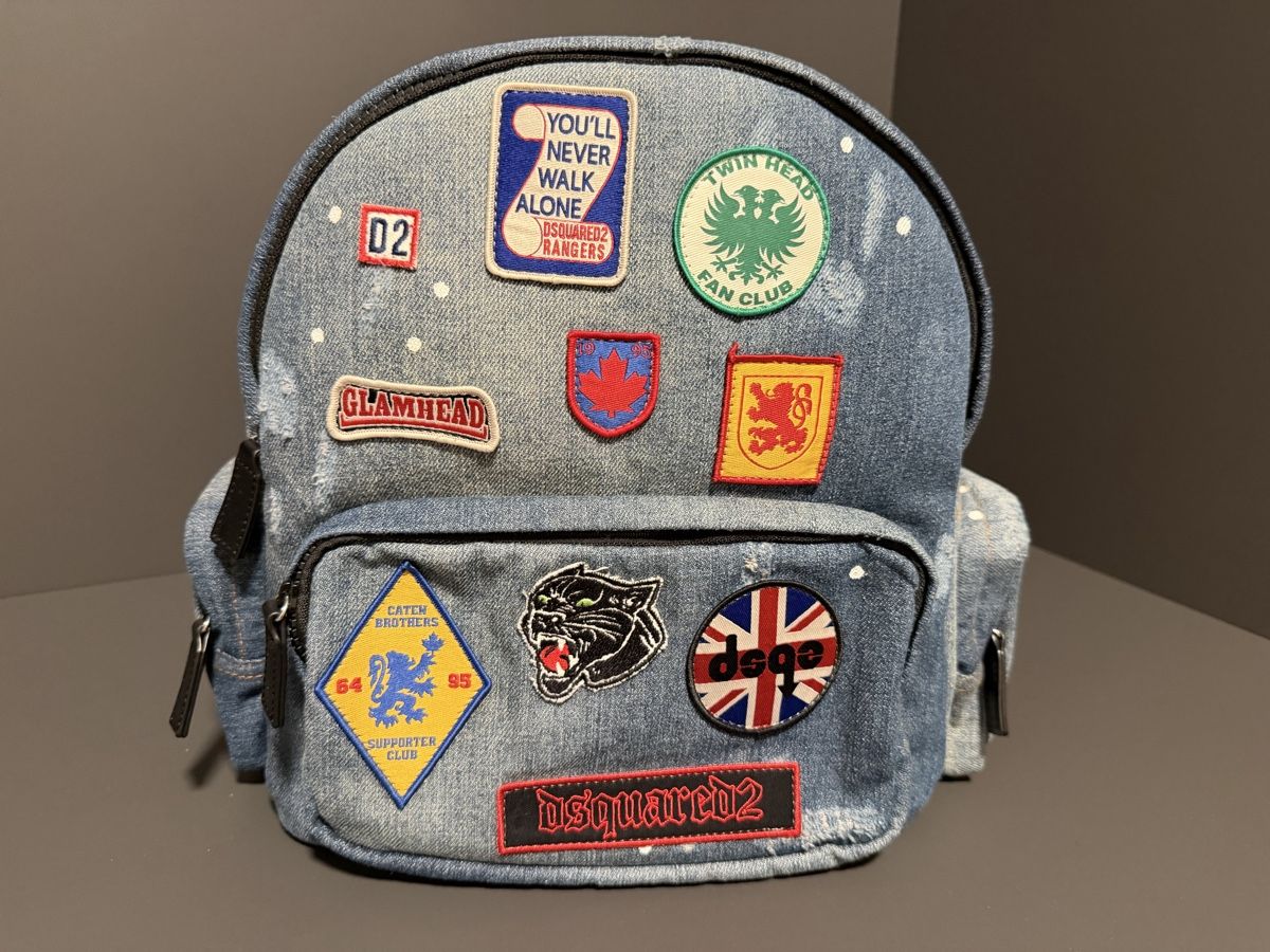 Dsquared2 Kindertaschen: Dsquared2 Rucksack mit Patches – Neu (gemäss Beschreibung) aus Zollikofen von Danijela1983