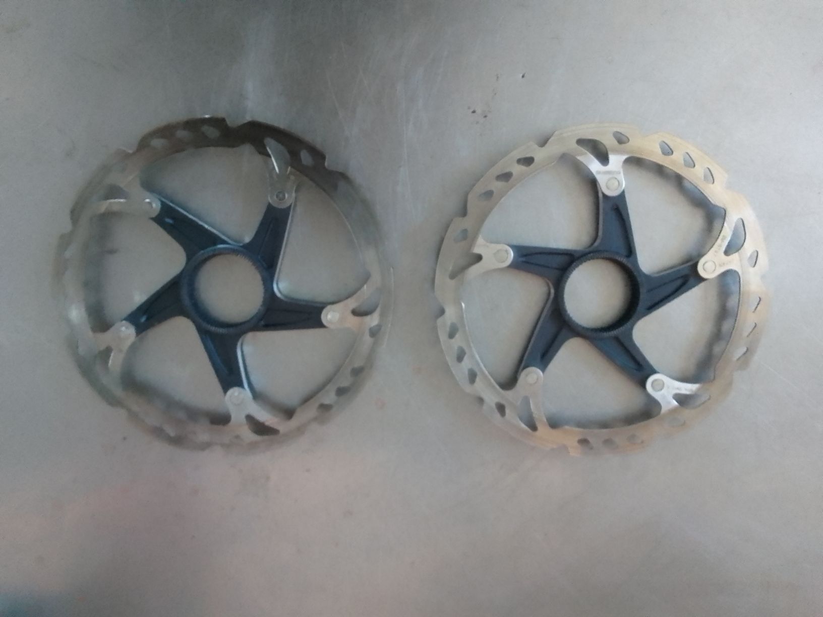 Shimano Pezzi di ricambio: 2 Shimano Bremsscheiben XTR 160mm – Usato da Ebmatingen venduto da swiss.canadian