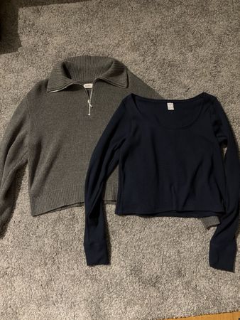 2 Hollister Sweaters