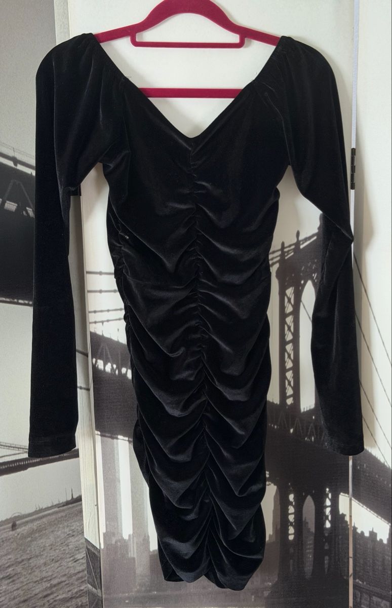 Kleider: Abito elegante nero, taglia S – Gebraucht aus S. Pietro von nap_9xjt 2