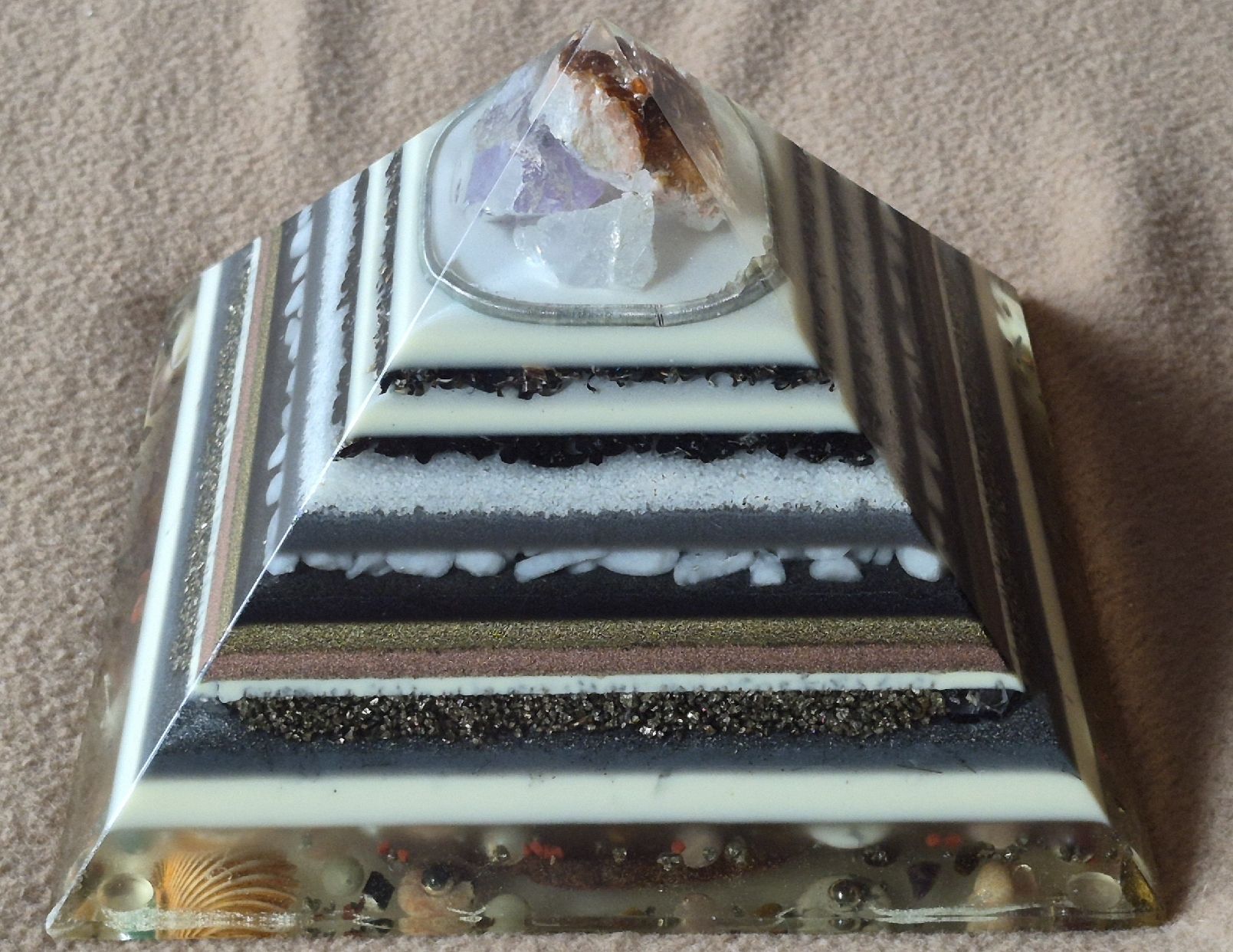Tutte le decorazioni: Wunderschöne Orgonit Pyramide - ideales Geschenk! – Usato da Schönengrund venduto da cosmicsunlight 3